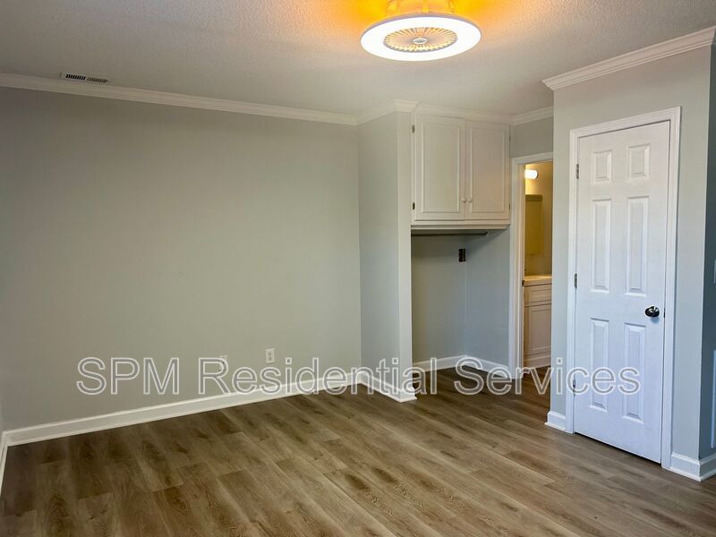 Studio, 1st Floor, Downtown, Walking Distance to Riverwalk and CFCC property image