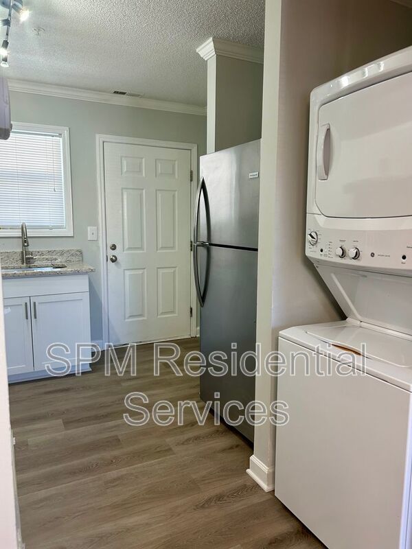 Studio, 1st Floor, Downtown, Walking Distance to Riverwalk and CFCC property image