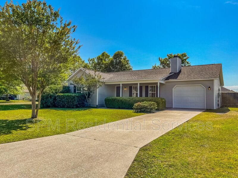 3 Bedroom in Beautiful neighborhood in Newbury Woods property image