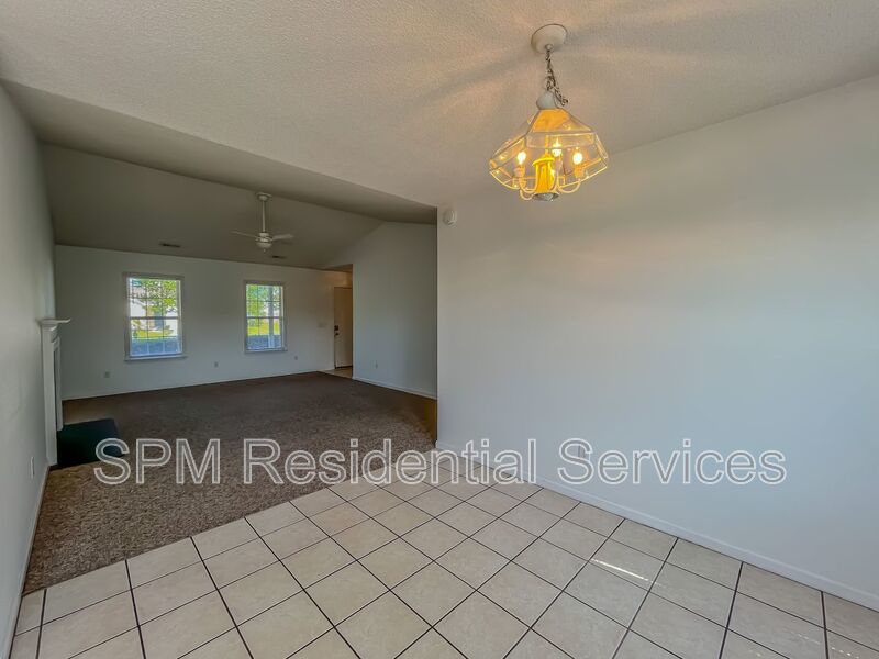 3 Bedroom in Beautiful neighborhood in Newbury Woods property image