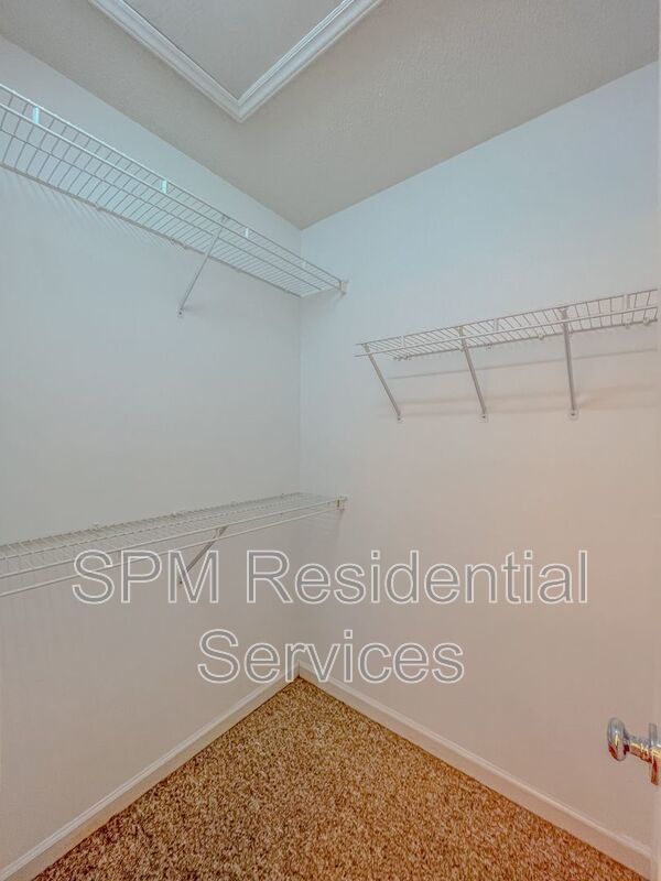 3 Bedroom in Beautiful neighborhood in Newbury Woods property image