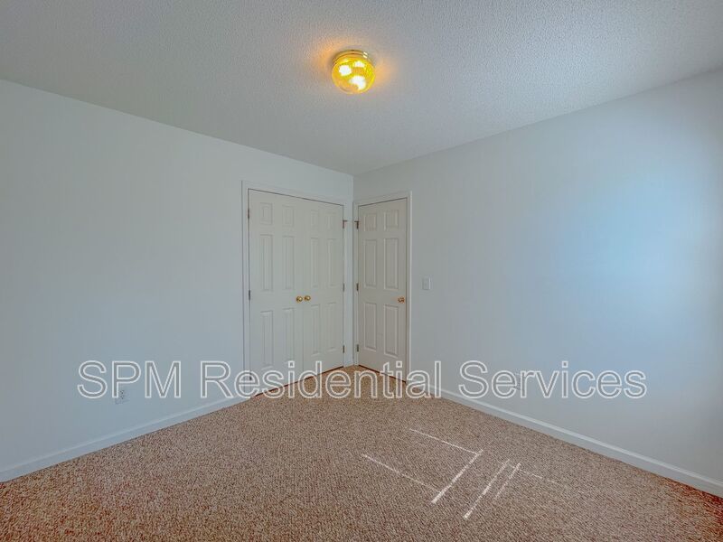 3 Bedroom in Beautiful neighborhood in Newbury Woods property image