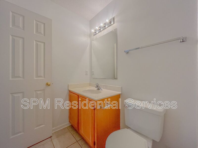 3 Bedroom in Beautiful neighborhood in Newbury Woods property image