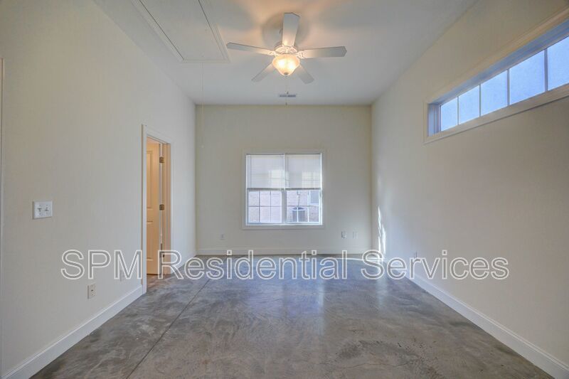 *FIRST FULL MONTH RENT FREE* (1 Bed 1 Bath Single Story Duplex Patio Home) property image