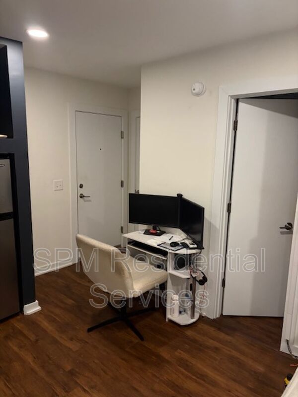 2nd Floor, Studio, Downtown property image