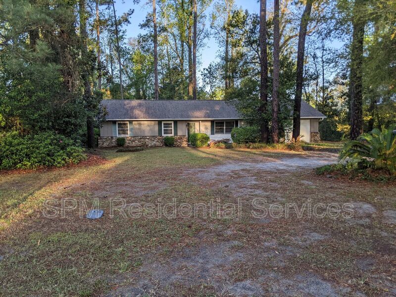 3 Bedroom home with huge yard! property image