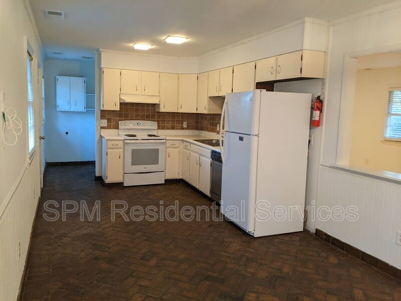 3 Bedroom home with huge yard! property image