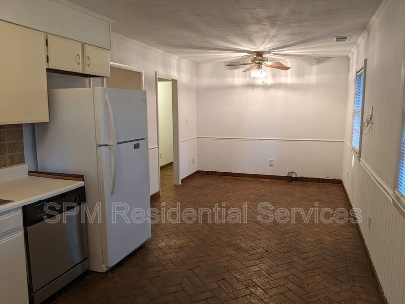 3 Bedroom home with huge yard! property image