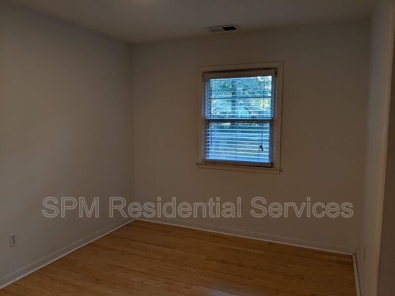 3 Bedroom home with huge yard! property image