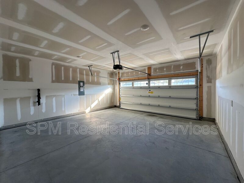 BRAND NEW 4 Bedroom home for rent in Leland, First Month FREE RENT! property image