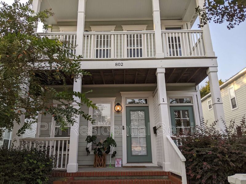 Near Historic Downtown, Charleston-style duplex property image