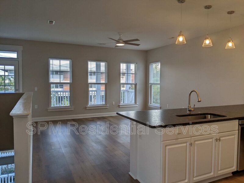 Near Historic Downtown, Charleston-style duplex property image