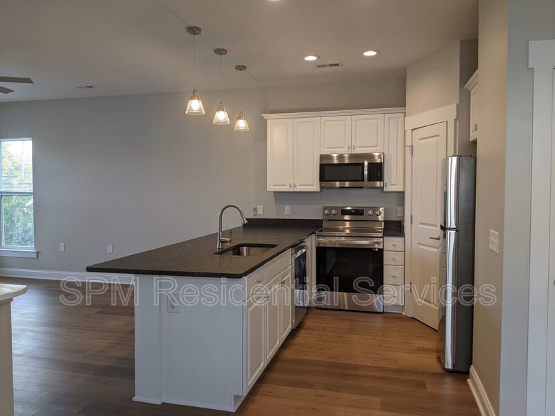 Near Historic Downtown, Charleston-style duplex property image