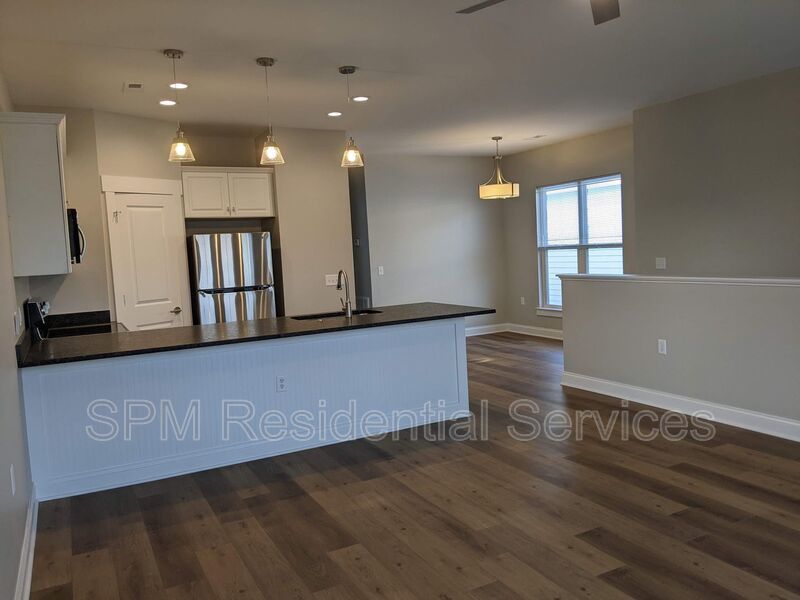 Near Historic Downtown, Charleston-style duplex property image