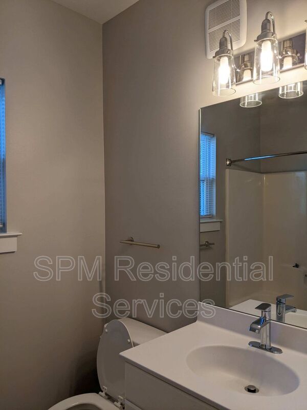 Near Historic Downtown, Charleston-style duplex property image