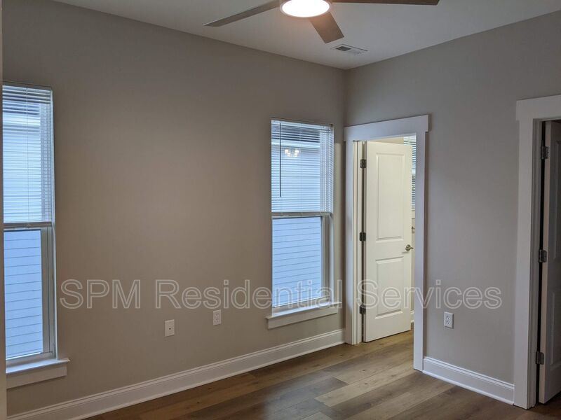 Near Historic Downtown, Charleston-style duplex property image