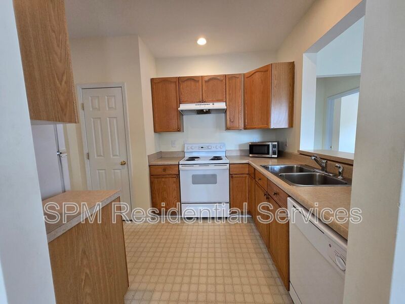 Top-Floor, Wraparound Deck, Pool, Near Airport property image