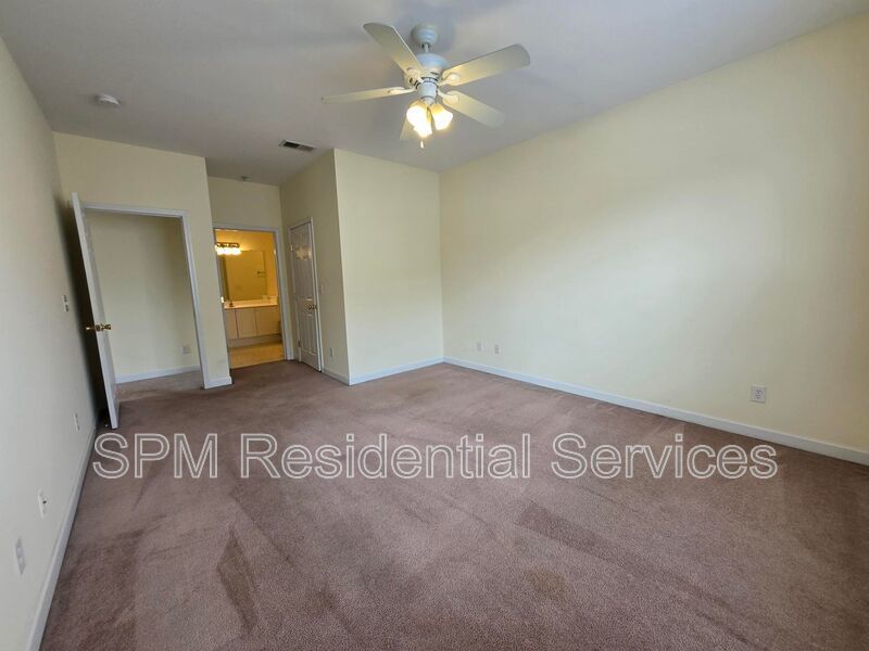 Top-Floor, Wraparound Deck, Pool, Near Airport property image