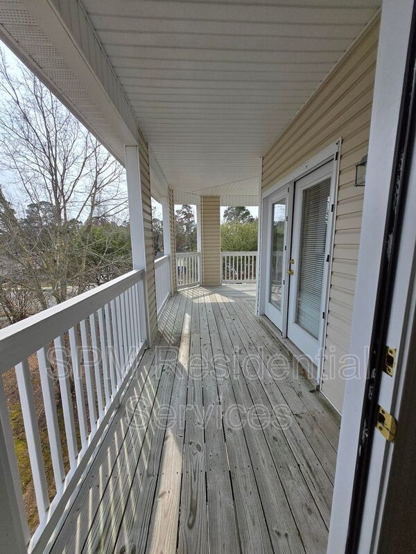 Top-Floor, Wraparound Deck, Pool, Near Airport property image