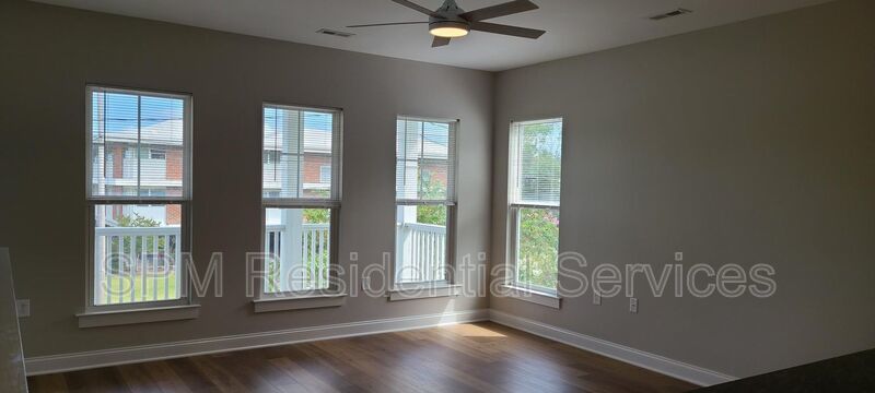 Near Historic Downtown, Charleston-style duplex property image