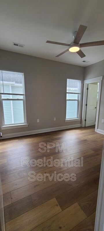 Near Historic Downtown, Charleston-style duplex property image