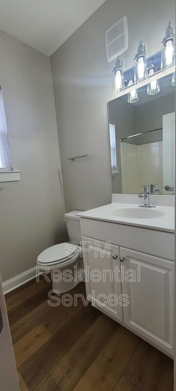 Near Historic Downtown, Charleston-style duplex property image