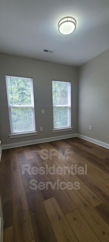 Near Historic Downtown, Charleston-style duplex property image