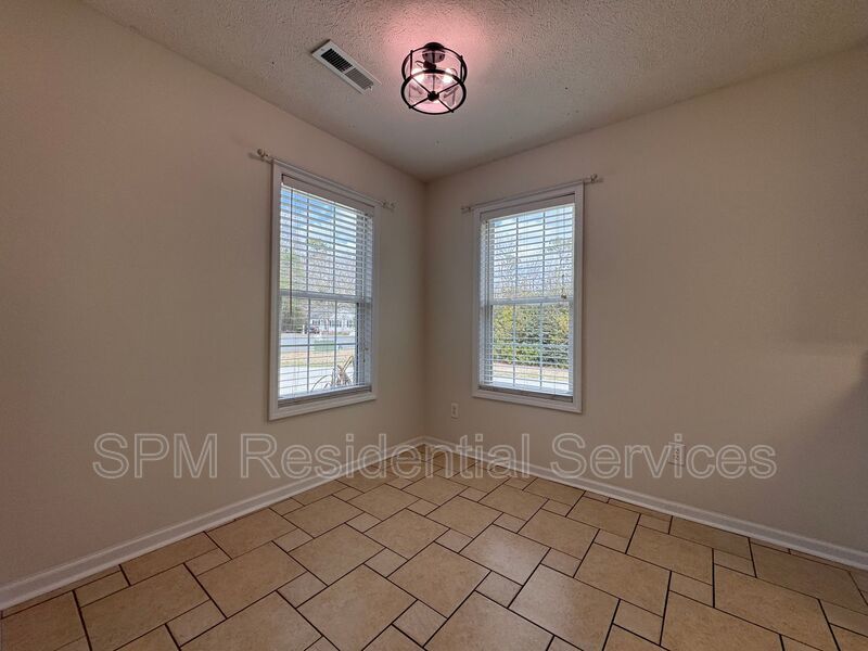 Stoney Creek Plantation -Screened In Back Patio, Large Fully Fenced Backyard, Washer & Dryer Included property image