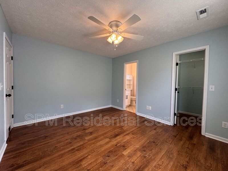 Stoney Creek Plantation -Screened In Back Patio, Large Fully Fenced Backyard, Washer & Dryer Included property image