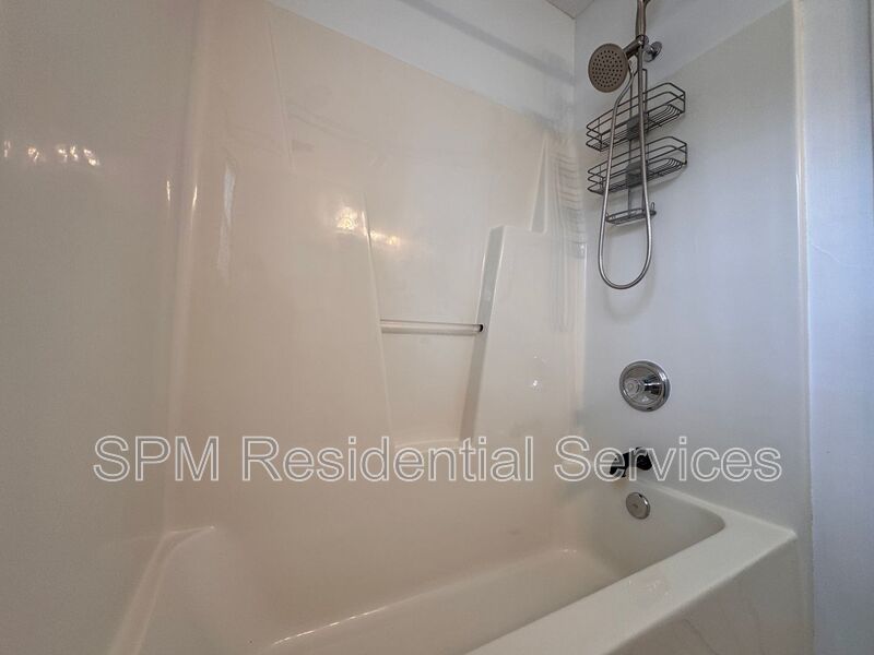 Stoney Creek Plantation -Screened In Back Patio, Large Fully Fenced Backyard, Washer & Dryer Included property image