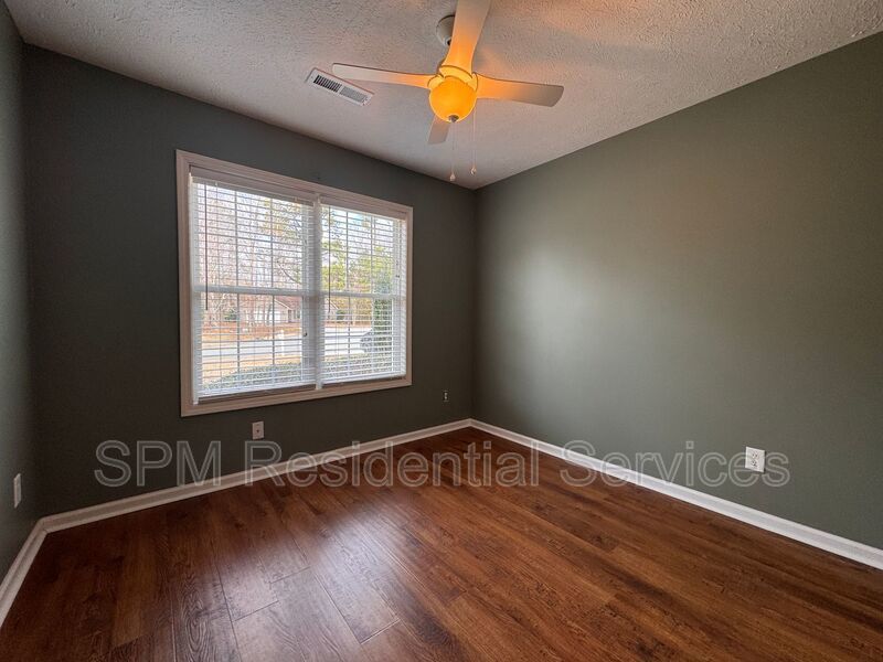 Stoney Creek Plantation -Screened In Back Patio, Large Fully Fenced Backyard, Washer & Dryer Included property image