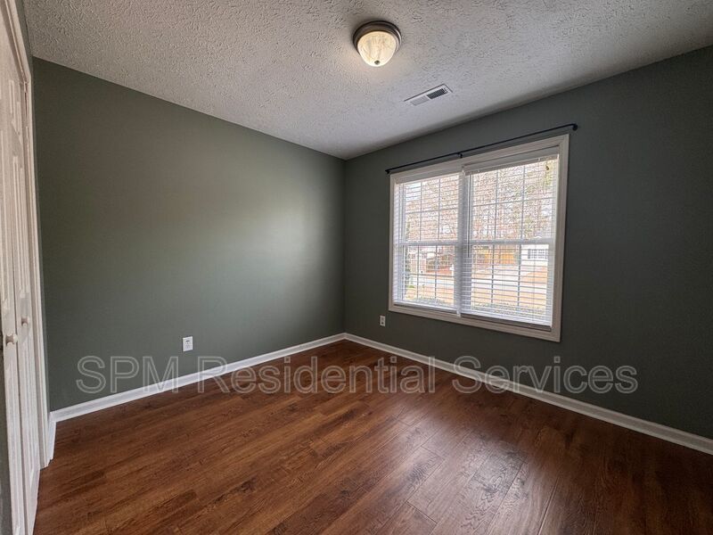 Stoney Creek Plantation -Screened In Back Patio, Large Fully Fenced Backyard, Washer & Dryer Included property image