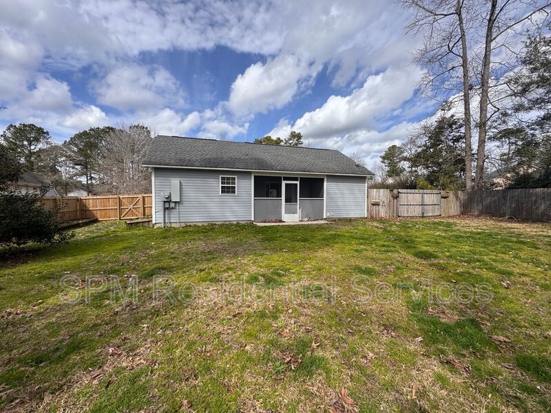 Stoney Creek Plantation -Screened In Back Patio, Large Fully Fenced Backyard, Washer & Dryer Included property image
