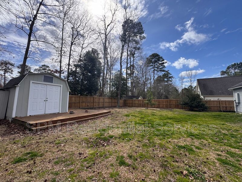 Stoney Creek Plantation -Screened In Back Patio, Large Fully Fenced Backyard, Washer & Dryer Included property image