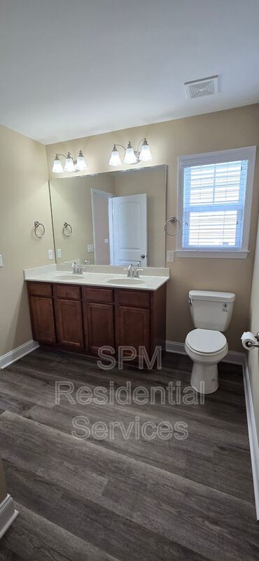 Fenced in backyard, LVP throughout, Covered front porch property image