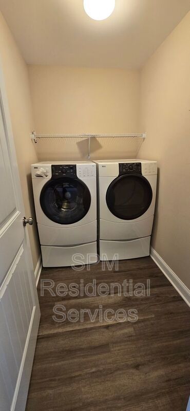 Fenced in backyard, LVP throughout, Covered front porch property image