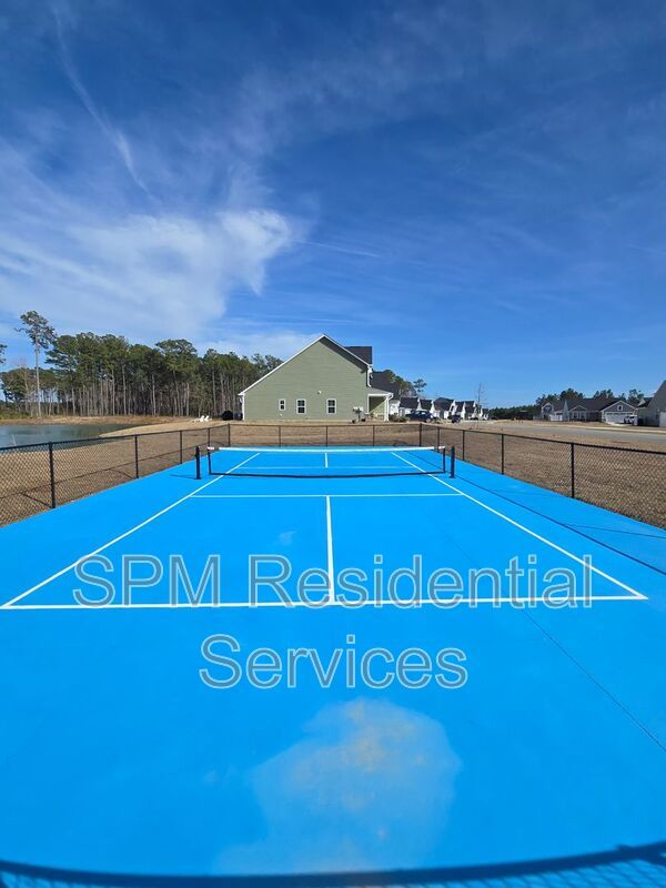 NO APPLICATION FEE, Two Story Townhome, Community Amenities property image