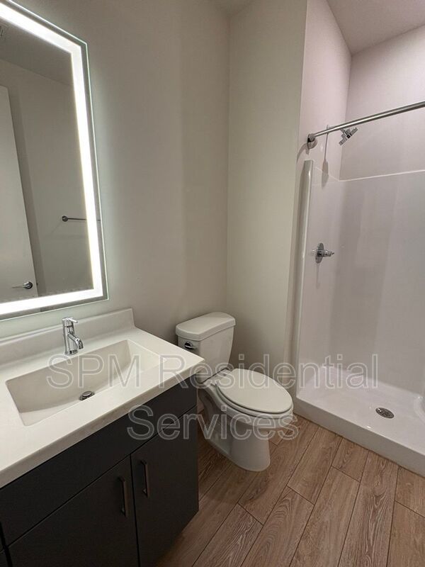 1st Floor, 2Bed/2Bath, Downtown, Close to CFCC property image