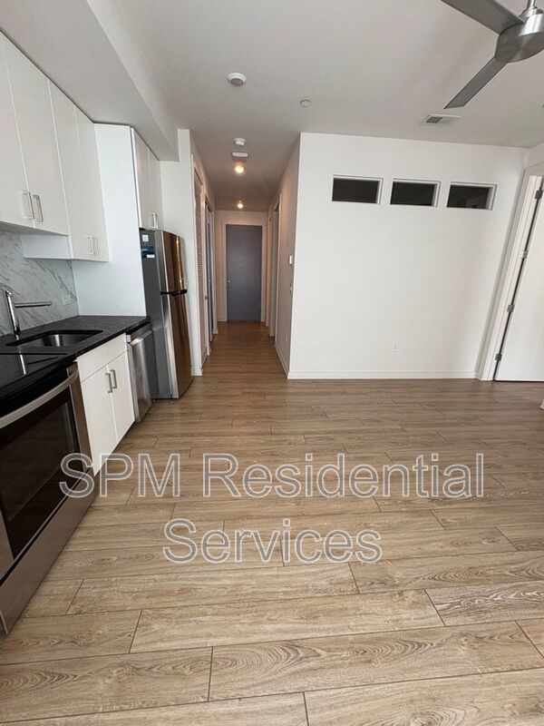 1st Floor, 2Bed/2Bath, Downtown, Close to CFCC property image