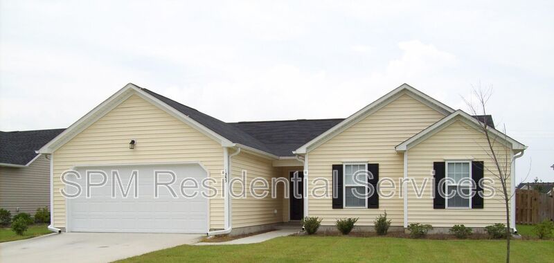 Fenced in backyard, Trash included, large primary bedroom. property image