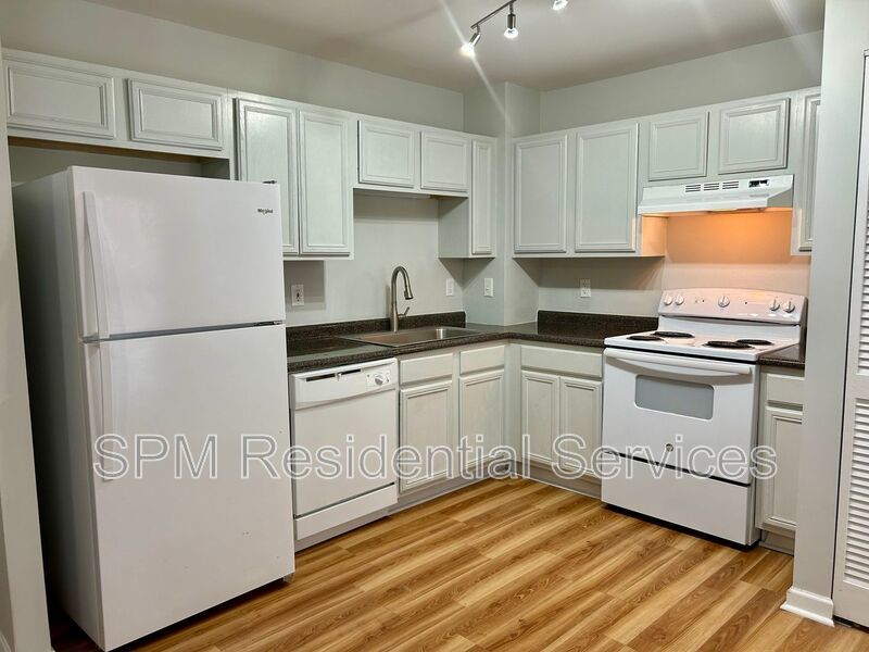 3rd Floor, Next to CFCC, Walk to Riverwalk, Downtown property image