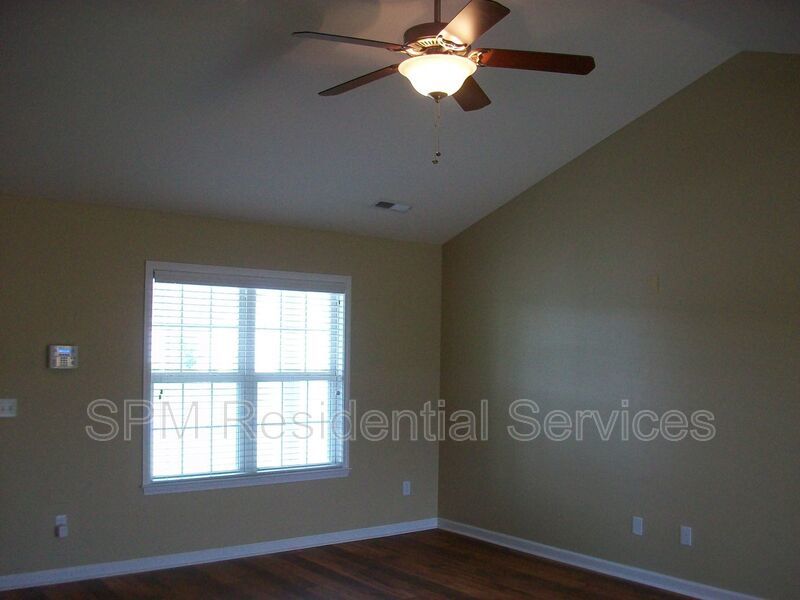 3 Bedroom in Beautiful neighborhood in The Neighborhood of Holly Ridge property image