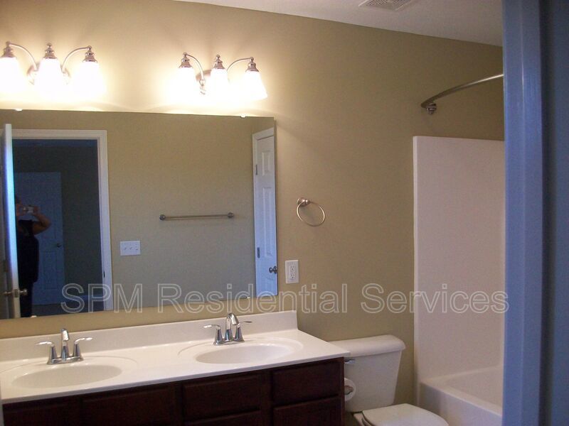 3 Bedroom in Beautiful neighborhood in The Neighborhood of Holly Ridge property image