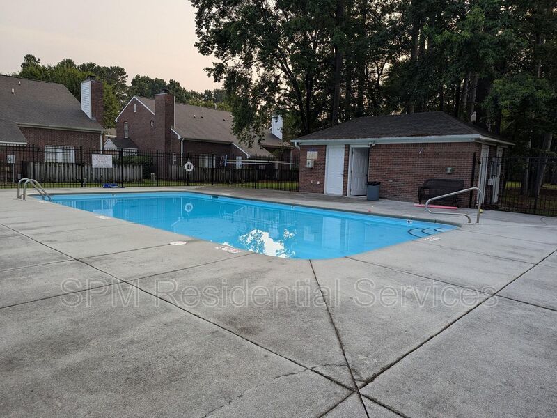 5150 Lampost Cir property image