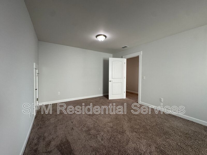 Scotts Hill Village - Two Story Home, Fully Fenced Backyard, Two Car Garage property image