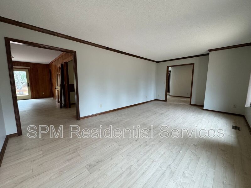 Porters Neck - Large Yard, Two Car Garage, New Luxury Vinyl Plank Flooring property image