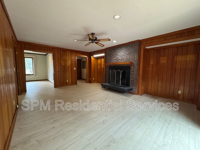 Porters Neck - Large Yard, Two Car Garage, New Luxury Vinyl Plank Flooring property image