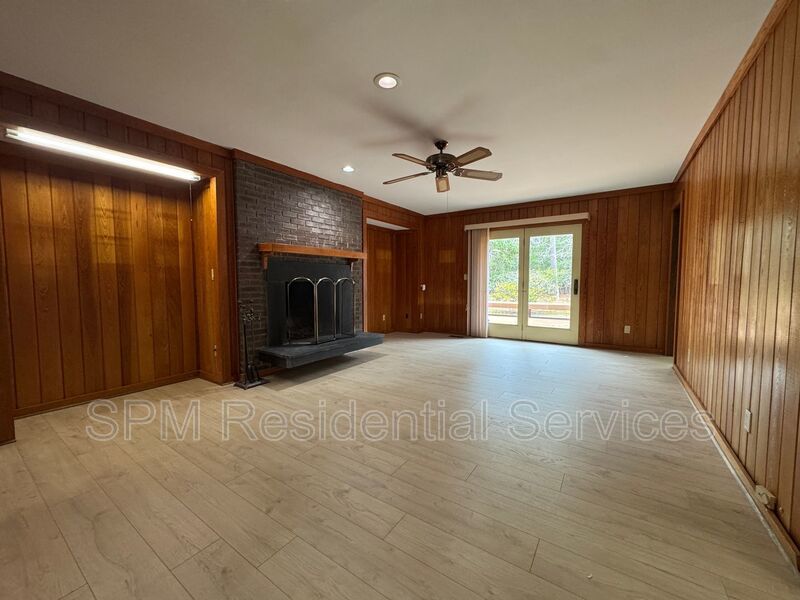 Porters Neck - Large Yard, Two Car Garage, New Luxury Vinyl Plank Flooring property image