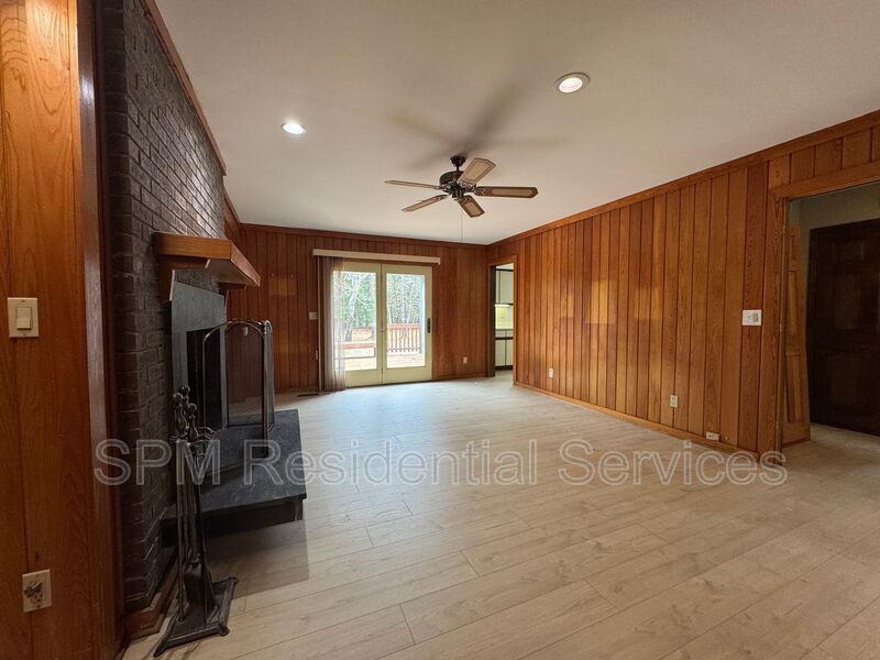 Porters Neck - Large Yard, Two Car Garage, New Luxury Vinyl Plank Flooring property image