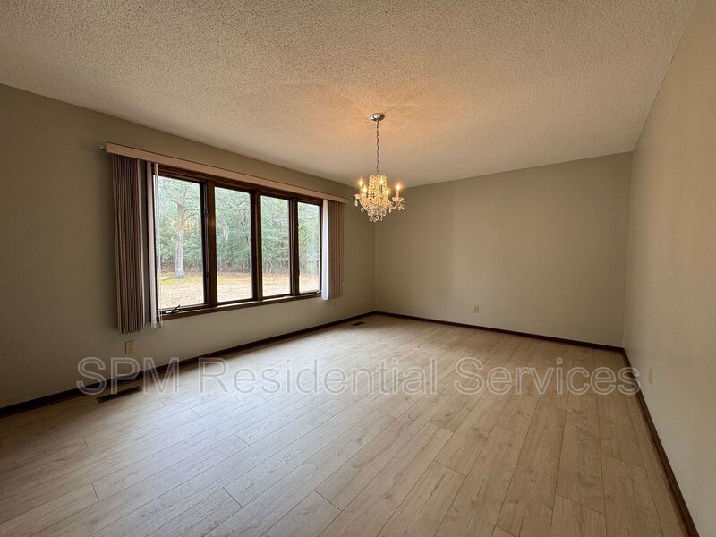 Porters Neck - Large Yard, Two Car Garage, New Luxury Vinyl Plank Flooring property image